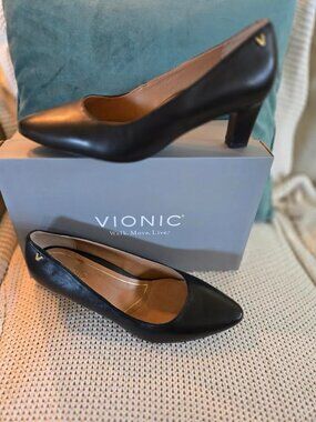 Vionic Madsion Mia Black Leather Size 7.5